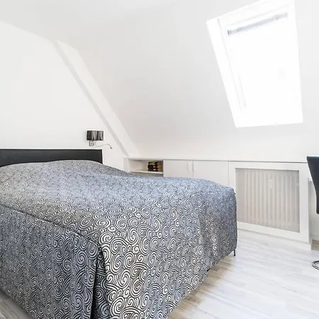 Bright Studio Overlooking The Rhine Ferienhaus Düsseldorf